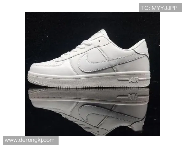 足球传奇再现复古手办收藏 打造经典球星时光之旅