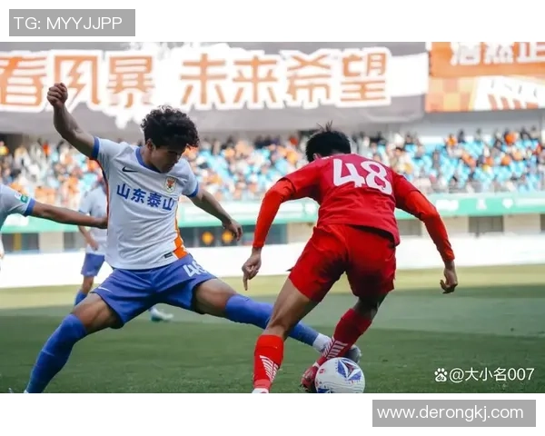 足球场上的那些搞笑瞬间 球星们的失误与意外笑料合集